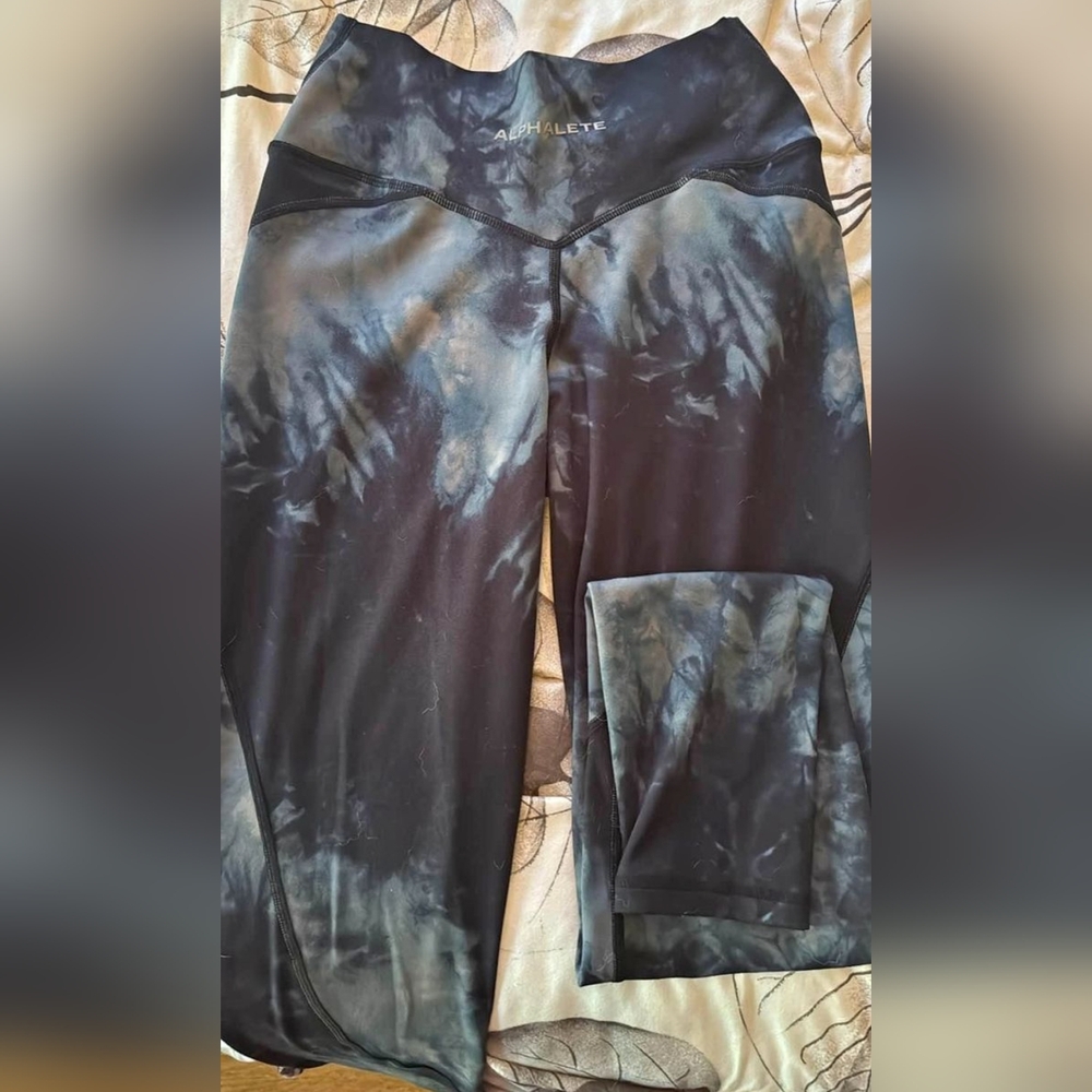 Alphalete Marbled Leggings